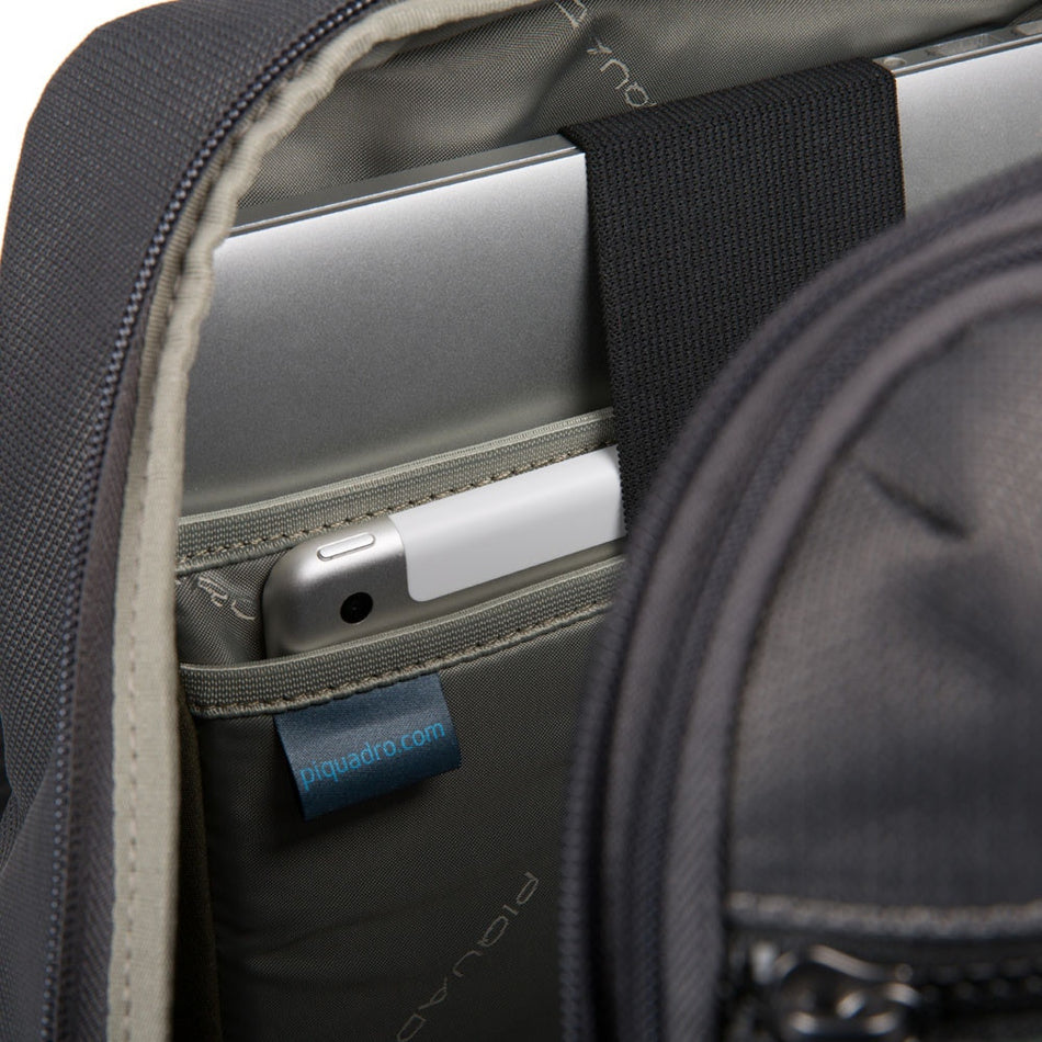Zaino Uomo PIQUADRO in Pelle e Tessuto Porta Pc 14" e iPad Linea Trakai - CA5524W109